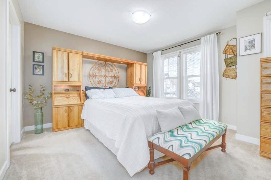 112 Everridge Common Sw, Calgary, AB - Indoor Photo Showing Bedroom