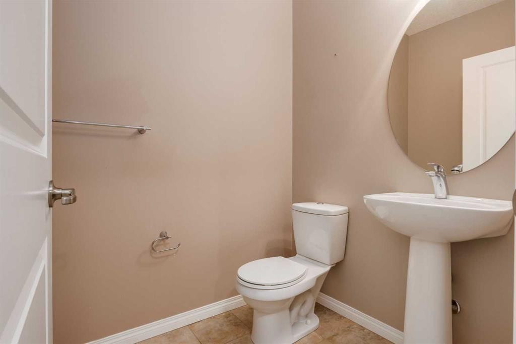 301 Auburn Meadows Boulevard Se, Calgary, AB - Indoor Photo Showing Bathroom
