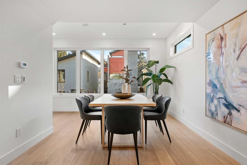 2518 16B Street Sw, Calgary, AB - Indoor Photo Showing Dining Room