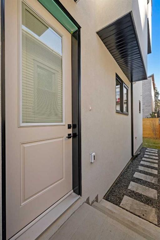 2518 16B Street Sw, Calgary, AB - Outdoor With Exterior