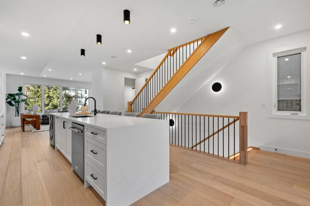 2518 16B Street Sw, Calgary, AB - Indoor