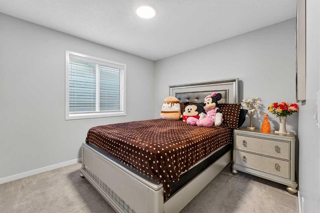 78 Corner Meadows Row Ne, Calgary, AB - Indoor Photo Showing Bedroom