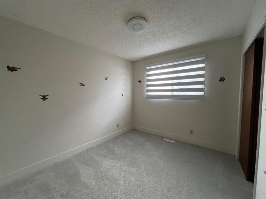 6807 Huntchester Road Ne, Calgary, AB - Indoor Photo Showing Other Room