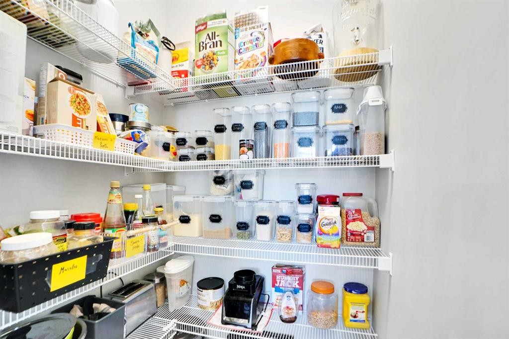 1322 Walden Drive Se, Calgary, AB - Indoor