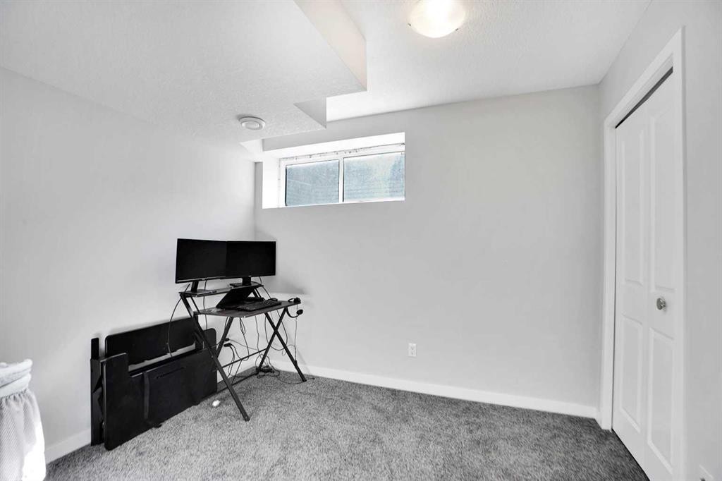 1322 Walden Drive Se, Calgary, AB - Indoor Photo Showing Other Room