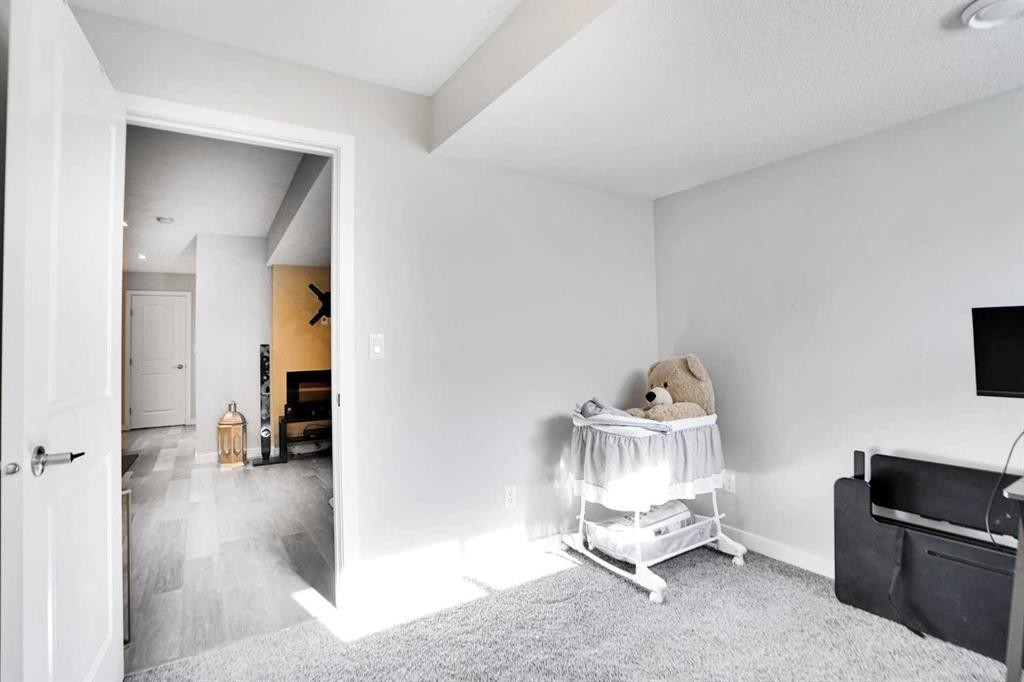 1322 Walden Drive Se, Calgary, AB - Indoor