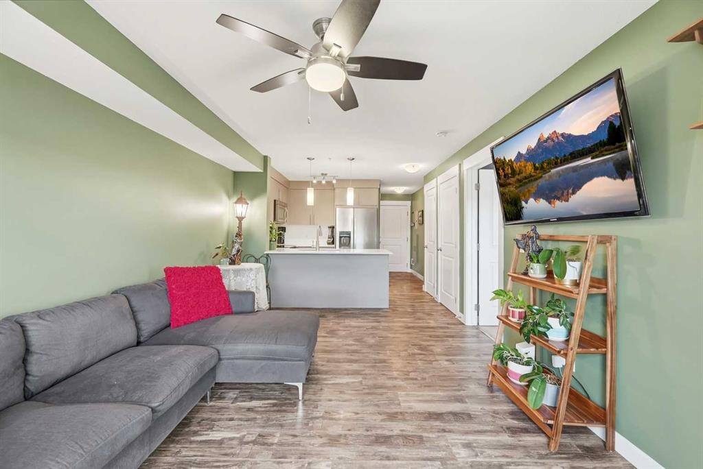 7206-302 Skyview Ranch Drive Ne, Calgary, AB - Indoor Photo Showing Living Room