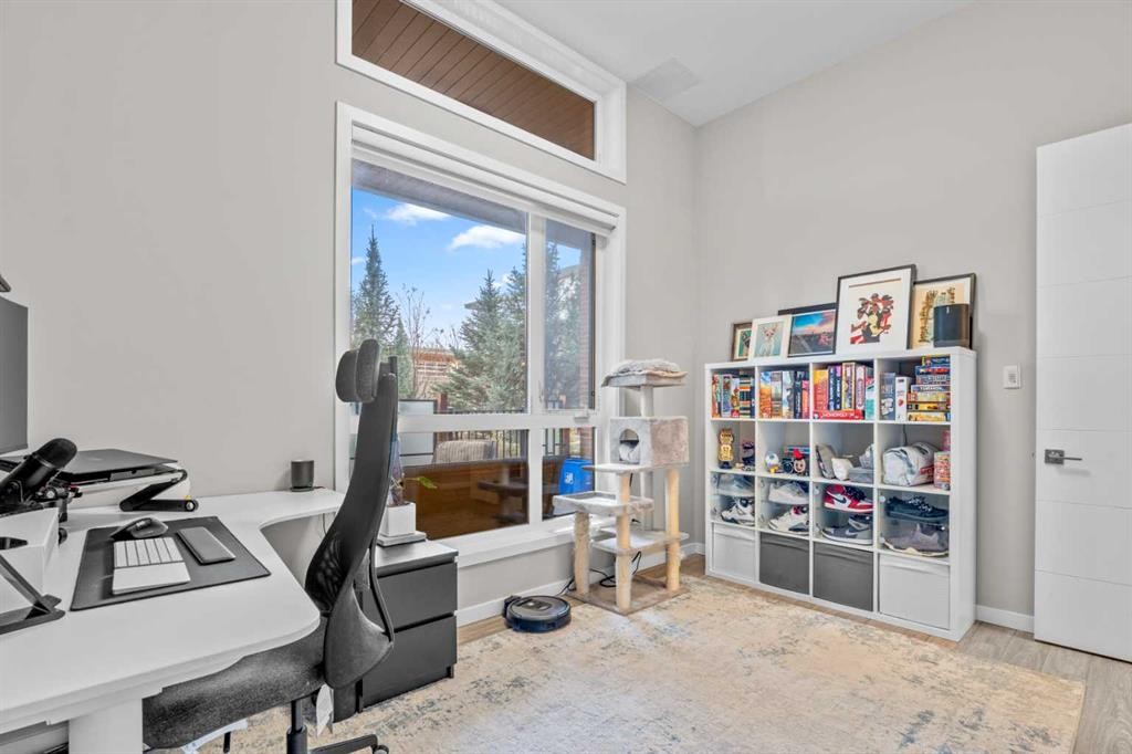124 Mahogany Centre Se, Calgary, AB - Indoor Photo Showing Office