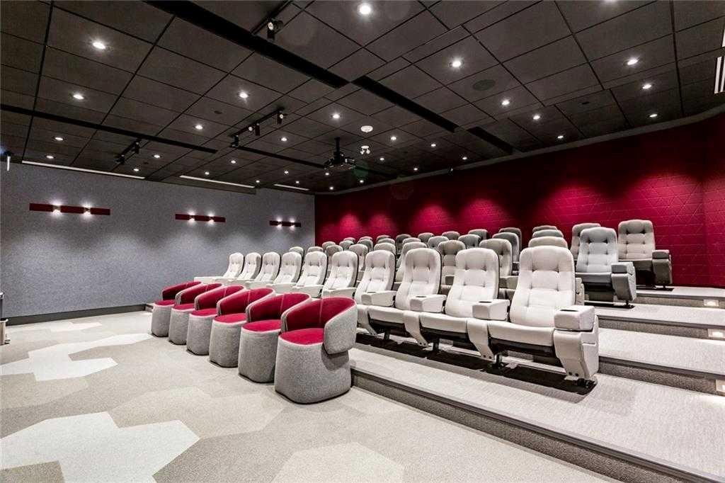 124 Mahogany Centre Se, Calgary, AB - Indoor Photo Showing Other Room