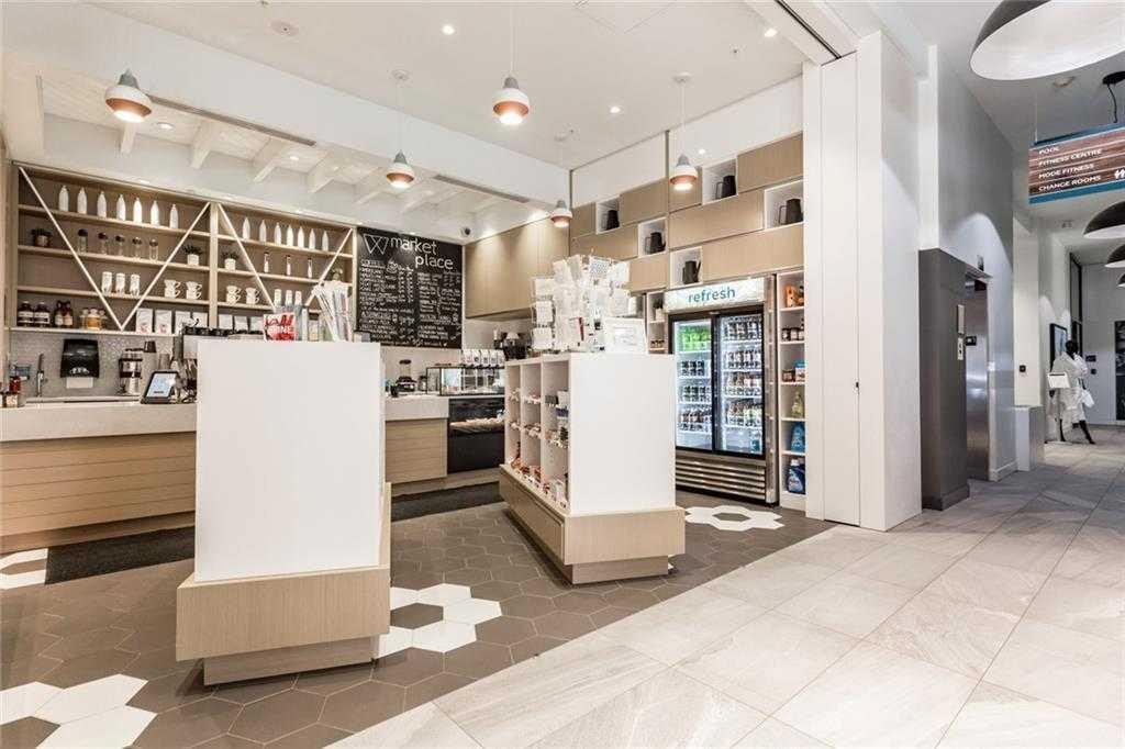 124 Mahogany Centre Se, Calgary, AB - Indoor Photo Showing Other Room