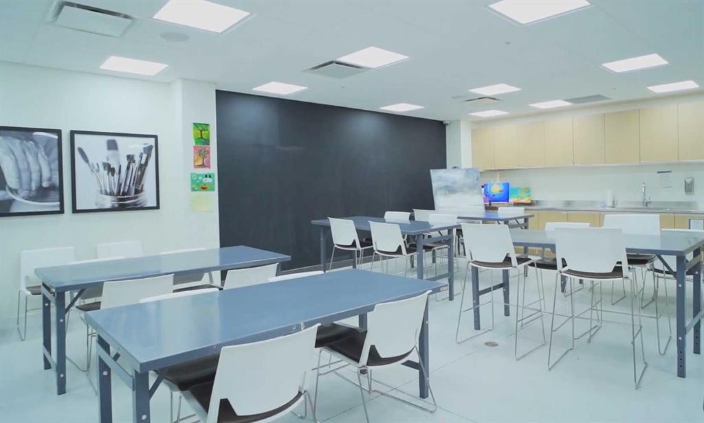 124 Mahogany Centre Se, Calgary, AB - Indoor Photo Showing Dining Room