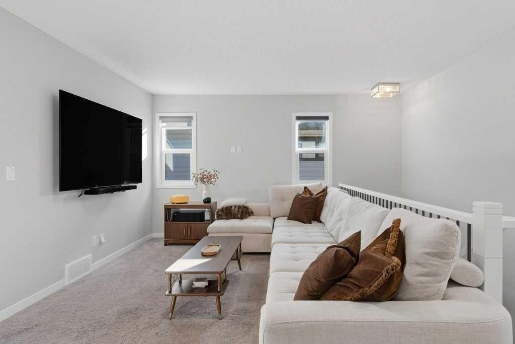 34 Walgrove Link Se, Calgary, AB - Indoor Photo Showing Living Room