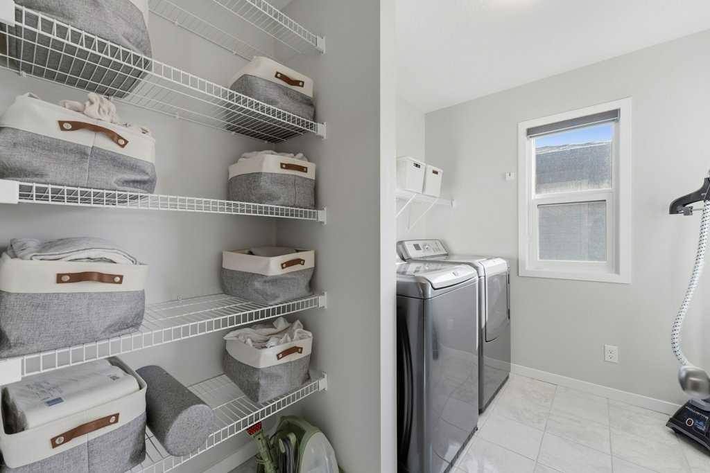 34 Walgrove Link Se, Calgary, AB - Indoor Photo Showing Laundry Room