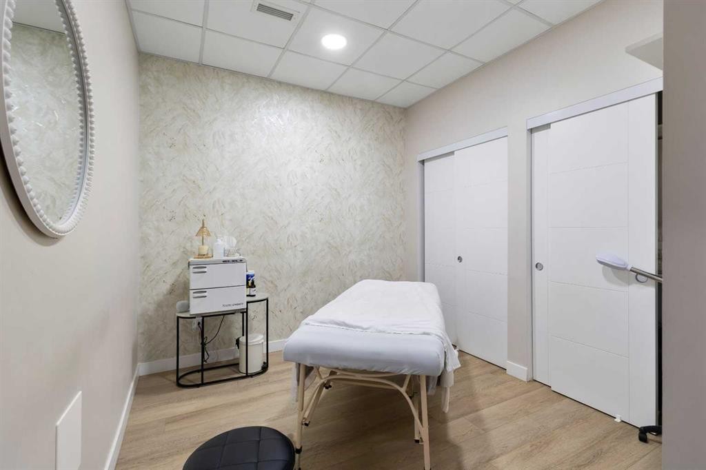 4539 Bowness Road Nw, Calgary, AB