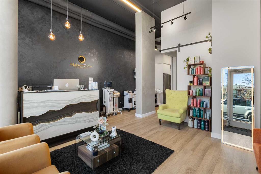 4539 Bowness Road Nw, Calgary, AB