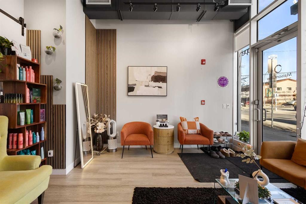 4539 Bowness Road Nw, Calgary, AB