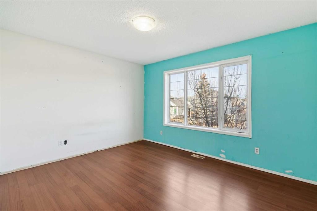 47 Covewood Park Ne, Calgary, AB - Indoor Photo Showing Other Room