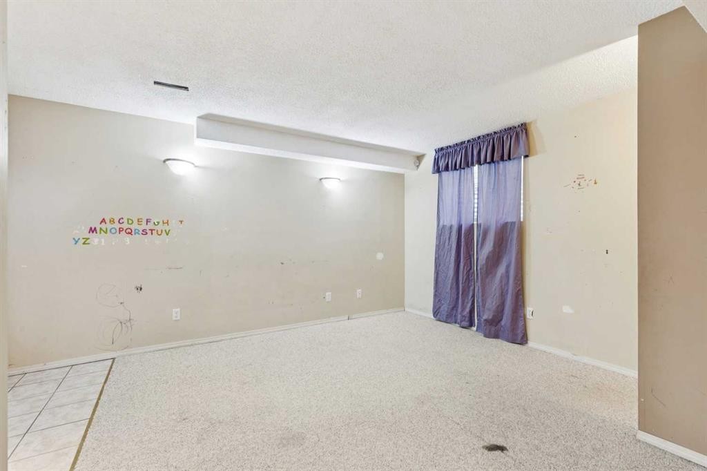 47 Covewood Park Ne, Calgary, AB - Indoor Photo Showing Other Room