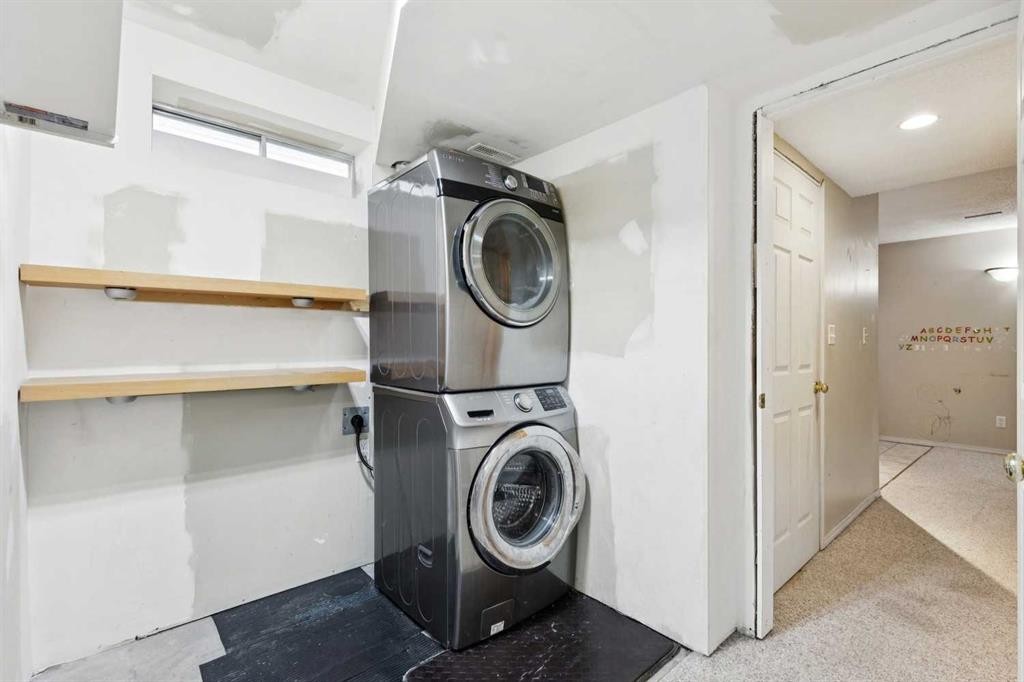 47 Covewood Park Ne, Calgary, AB - Indoor Photo Showing Laundry Room