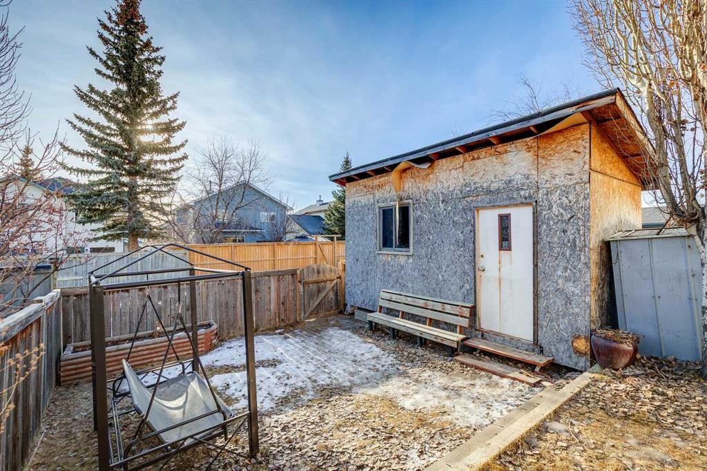 47 Covewood Park Ne, Calgary, AB - Outdoor