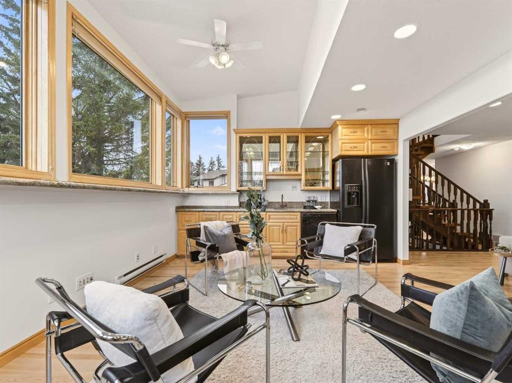 511 Ranch Estates Place Nw, Calgary, AB - Indoor Photo Showing Living Room