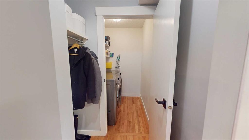 84 Sunmount Road Se, Calgary, AB - Indoor