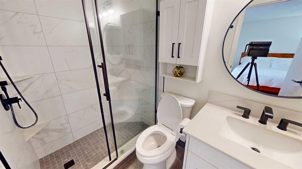 84 Sunmount Road Se, Calgary, AB - Indoor Photo Showing Bathroom