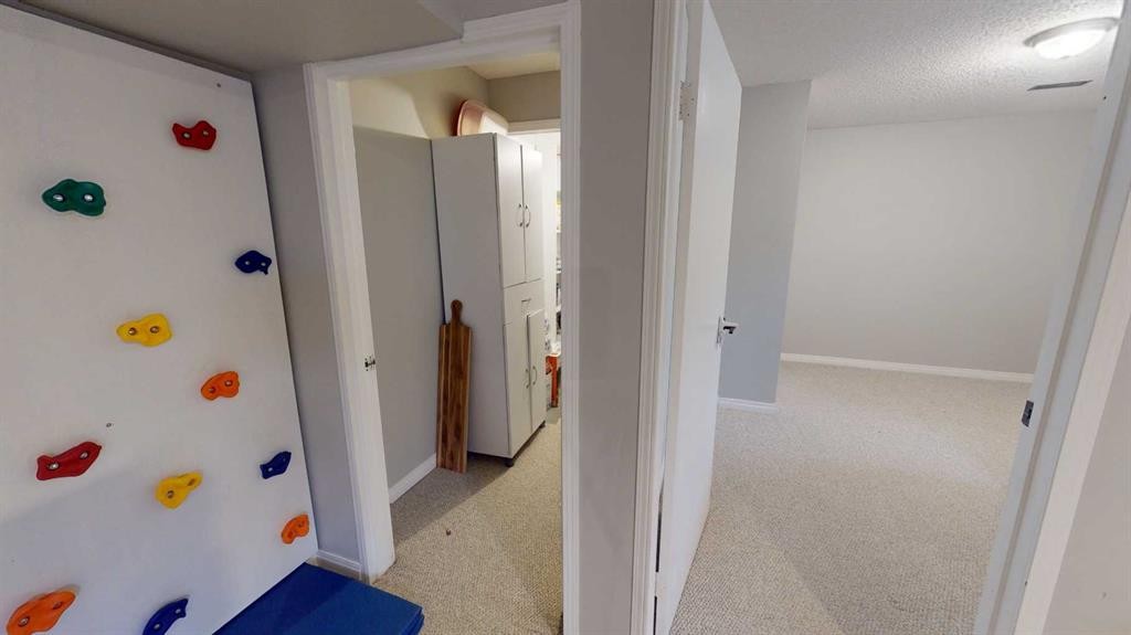 84 Sunmount Road Se, Calgary, AB - Indoor Photo Showing Other Room