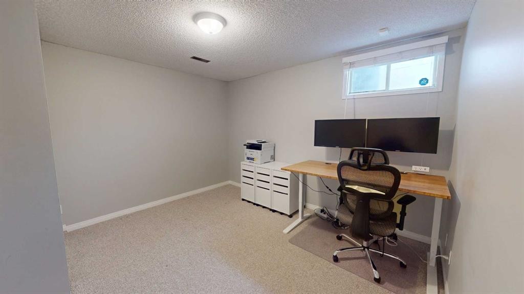 84 Sunmount Road Se, Calgary, AB - Indoor Photo Showing Office