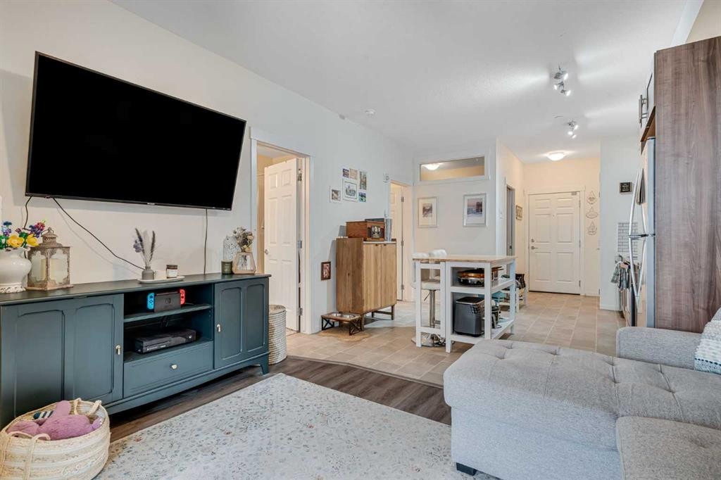 3209-215 Legacy Boulevard Se, Calgary, AB - Indoor Photo Showing Living Room