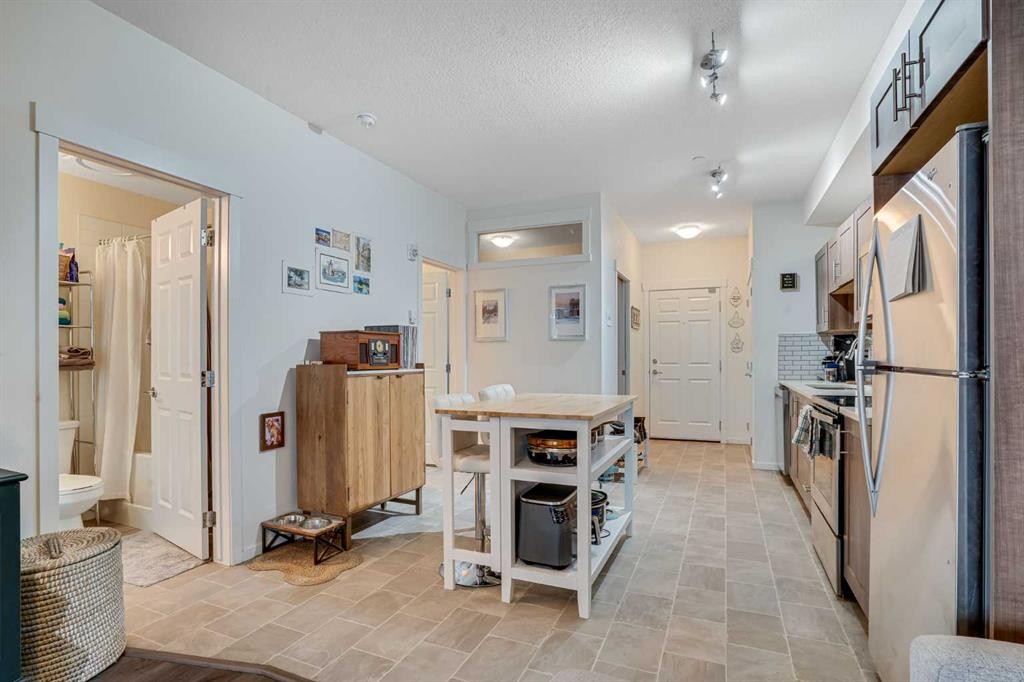 3209-215 Legacy Boulevard Se, Calgary, AB - Indoor Photo Showing Other Room