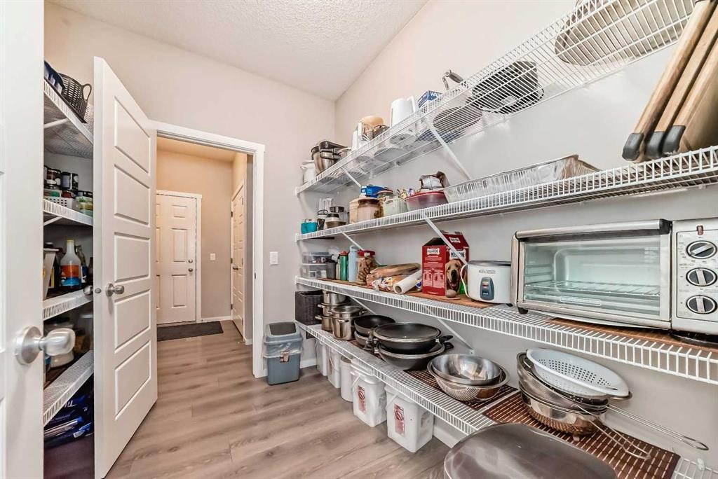 17 Walgrove Manor Se, Calgary, AB - Indoor With Storage