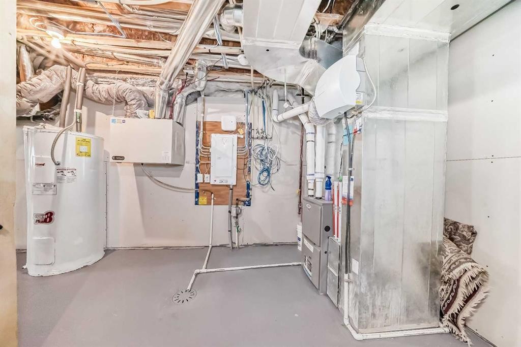 17 Walgrove Manor Se, Calgary, AB - Indoor Photo Showing Basement