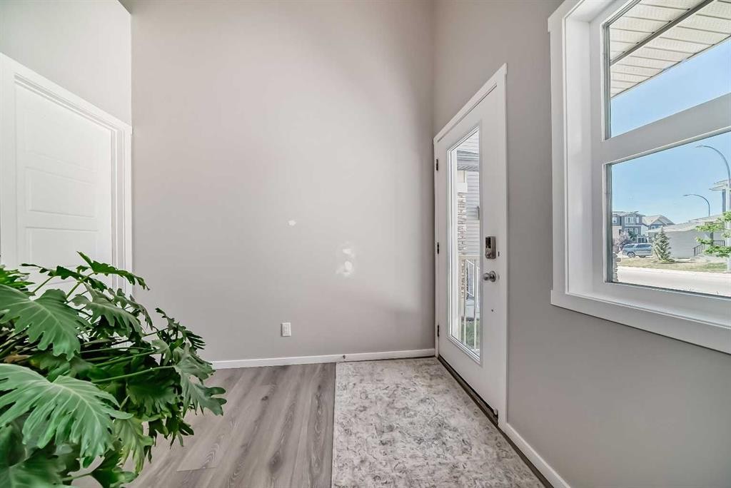 17 Walgrove Manor Se, Calgary, AB - Indoor Photo Showing Other Room