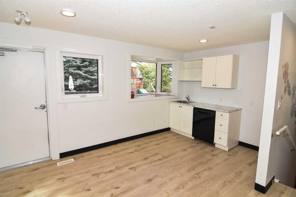 309 Main Street Nw, Airdrie, AB