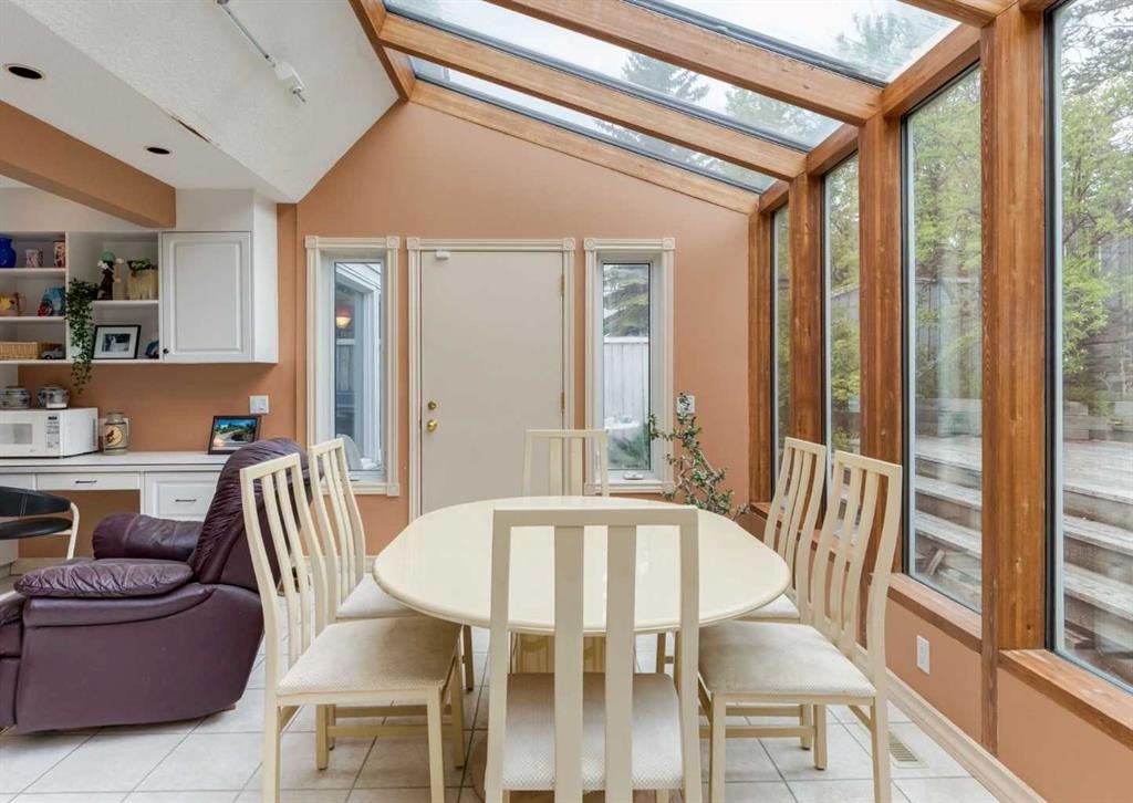 164 Hawksbrow Drive Nw, Calgary, AB - Indoor Photo Showing Dining Room