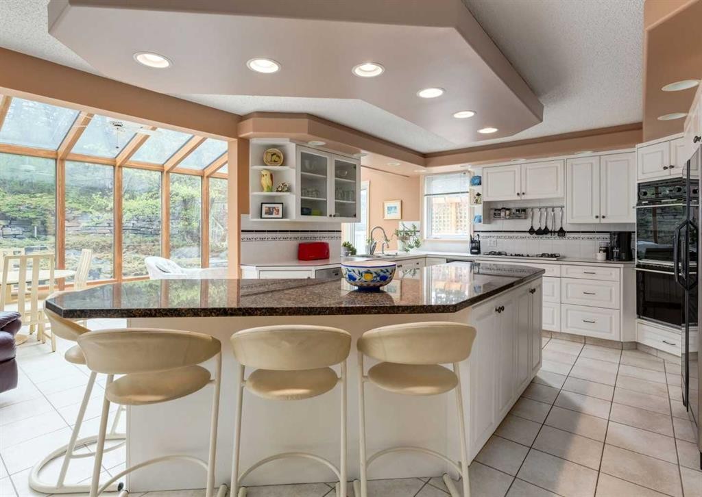 164 Hawksbrow Drive Nw, Calgary, AB - Indoor Photo Showing Kitchen With Upgraded Kitchen