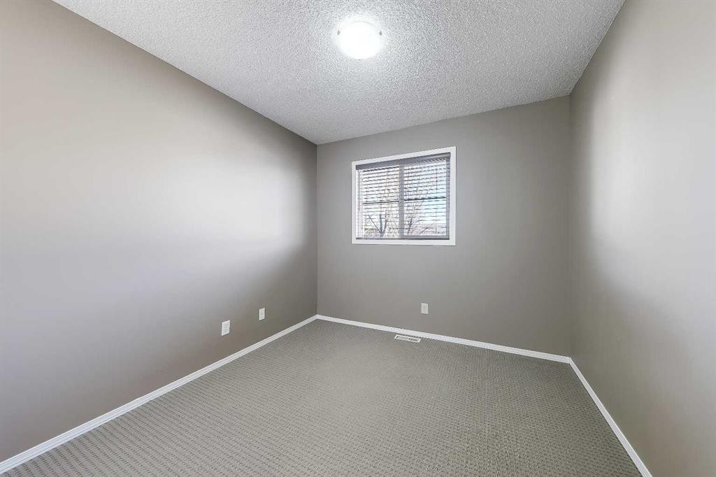 161 Eversyde Common Sw, Calgary, AB - Indoor Photo Showing Other Room