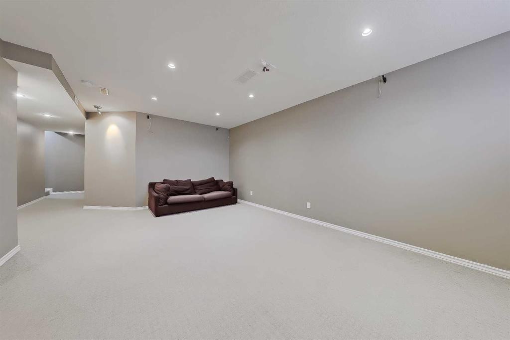 161 Eversyde Common Sw, Calgary, AB - Indoor Photo Showing Other Room