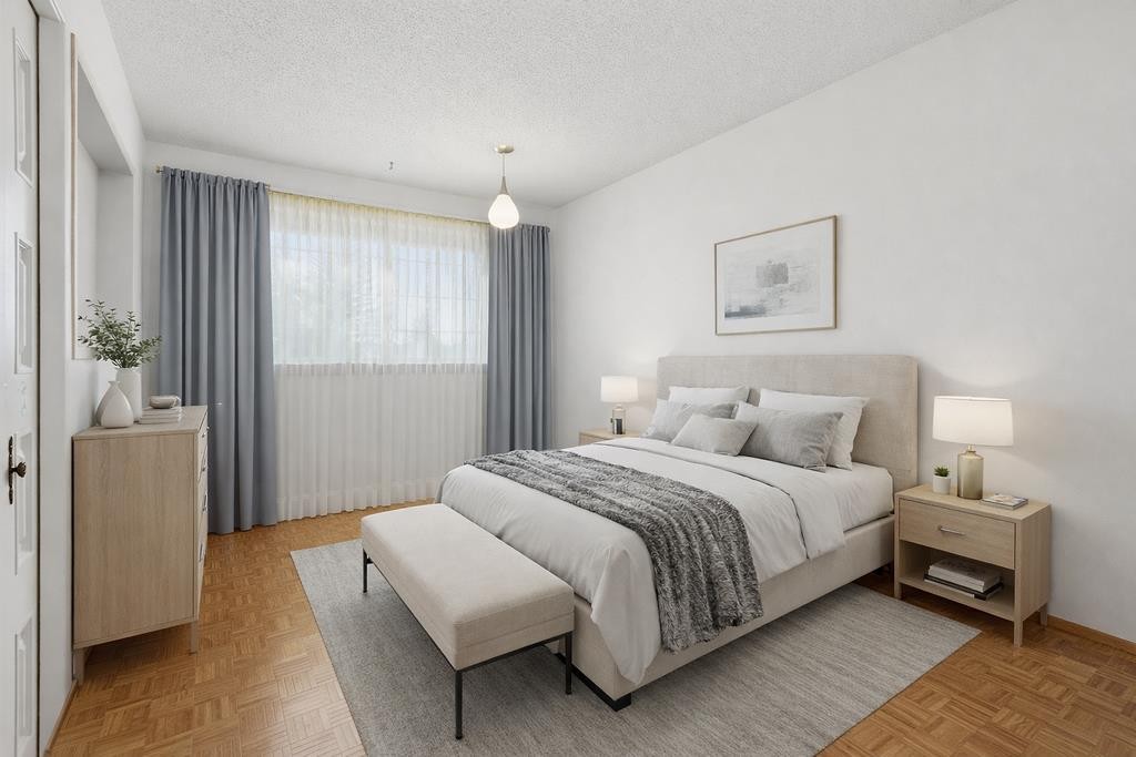 5516 Dalhart Hill Nw, Calgary, AB - Indoor Photo Showing Bedroom