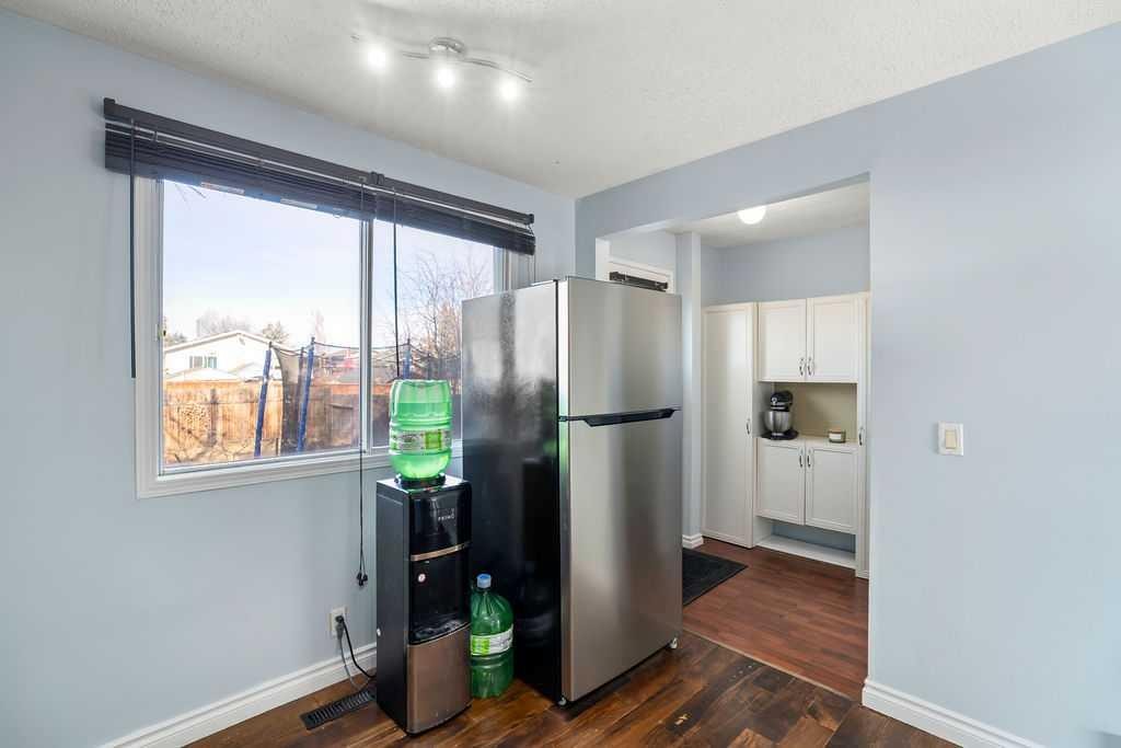 74 Castledale Way Ne, Calgary, AB - Indoor