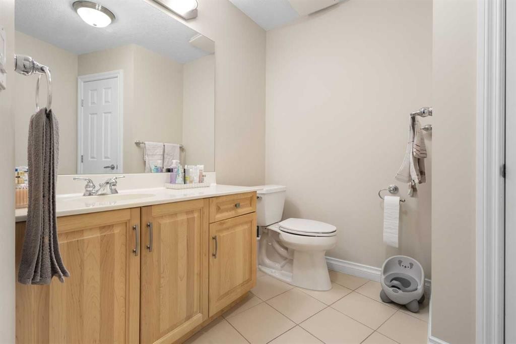 8103-14 Hemlock Crescent Sw, Calgary, AB - Indoor Photo Showing Bathroom