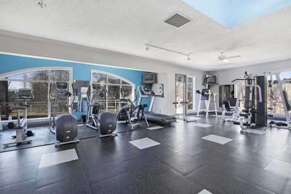 8103-14 Hemlock Crescent Sw, Calgary, AB - Indoor Photo Showing Gym Room