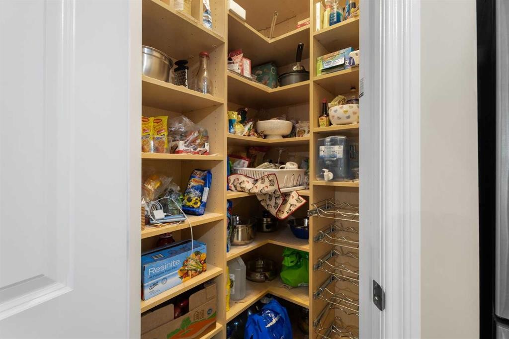 8103-14 Hemlock Crescent Sw, Calgary, AB - Indoor