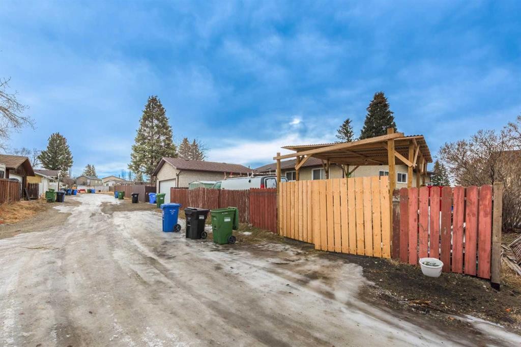 144 Rundleson Place Ne, Calgary, AB - Outdoor