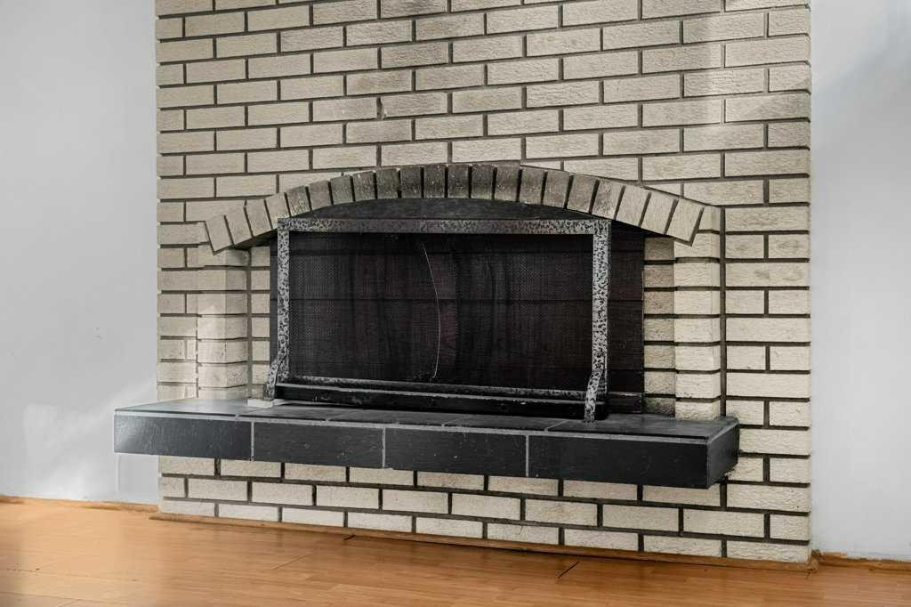 5813 Dalcastle Crescent Nw, Calgary, AB - Indoor Photo Showing Other Room