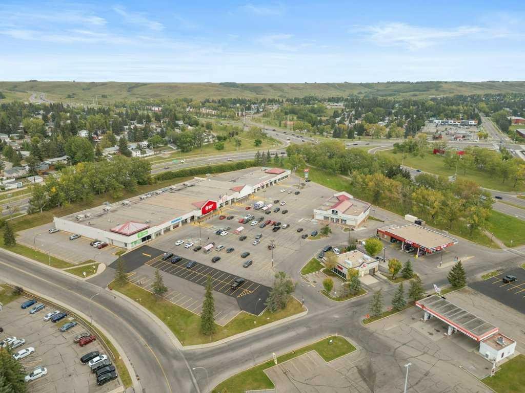 5813 Dalcastle Crescent Nw, Calgary, AB - Outdoor With View