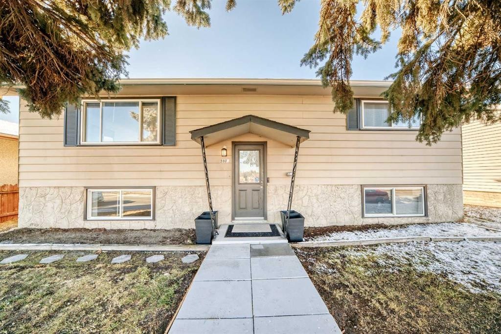 5903 4 Avenue Ne, Calgary, AB - Outdoor