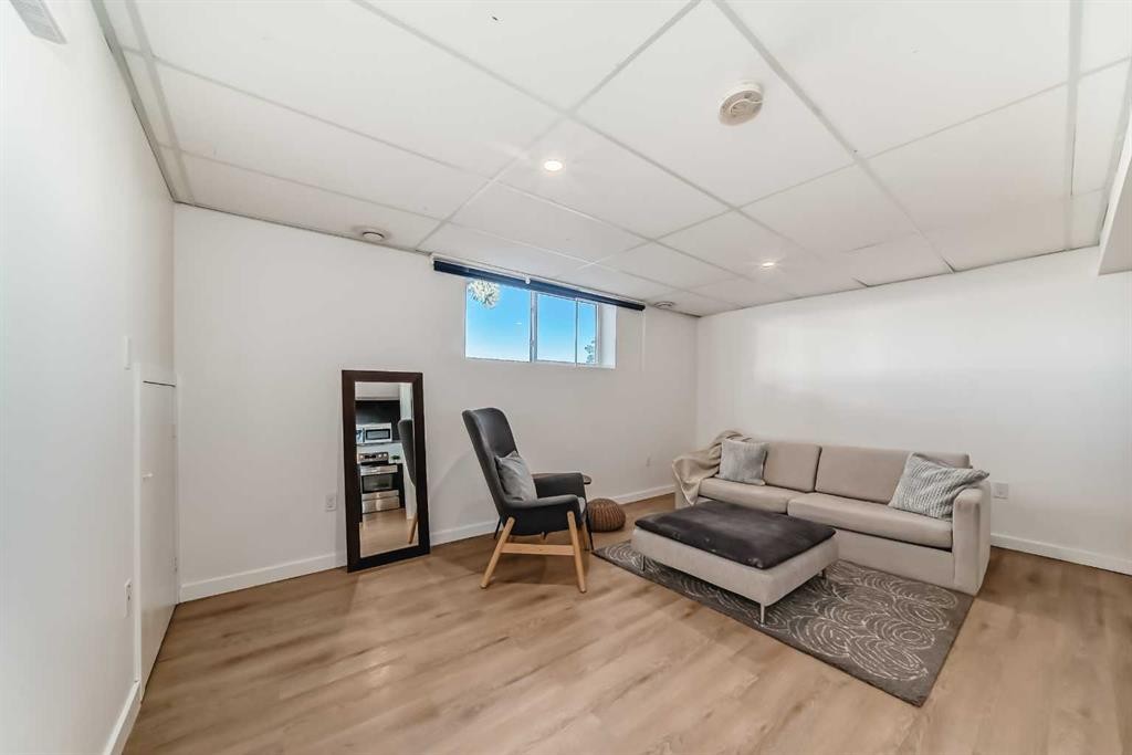 5903 4 Avenue Ne, Calgary, AB - Indoor