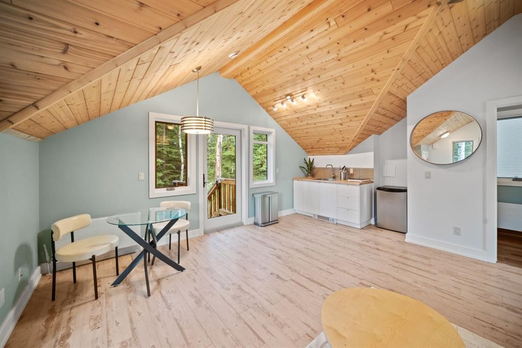 118 Cairns Landing, Canmore, AB - Indoor